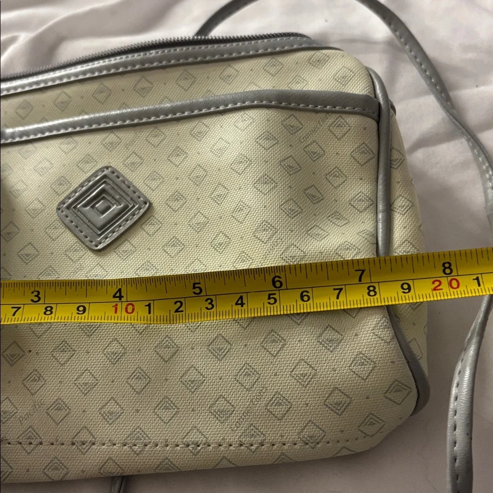 Elegant Cream and Gray Women's Bag